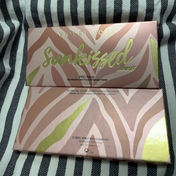 Violet Voss Sunkissed eyeshadow palette (new in box) - Picture 2 of 3